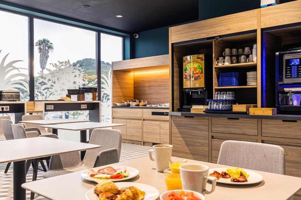 Holiday Inn Express Ajaccio By Ihg Exteriör bild